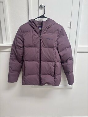 Women’s Patagonia Hooded Puffer Jacket - Mauve Plum